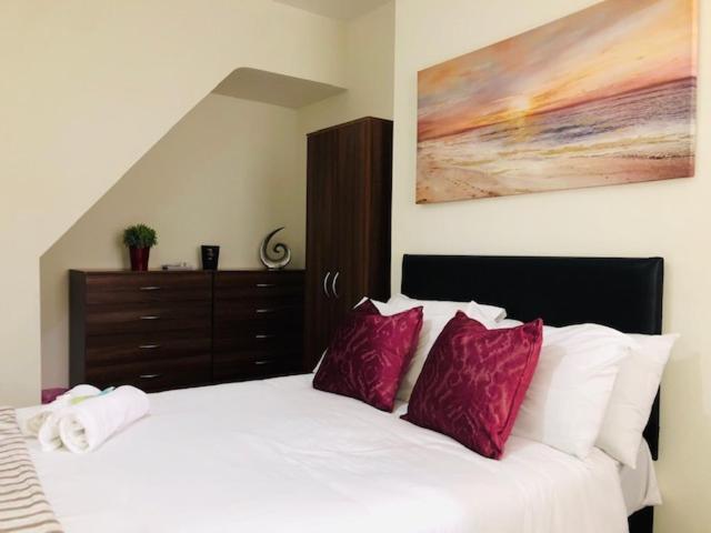 Budget Rooms @ Underwood Lane קרו מראה חיצוני תמונה