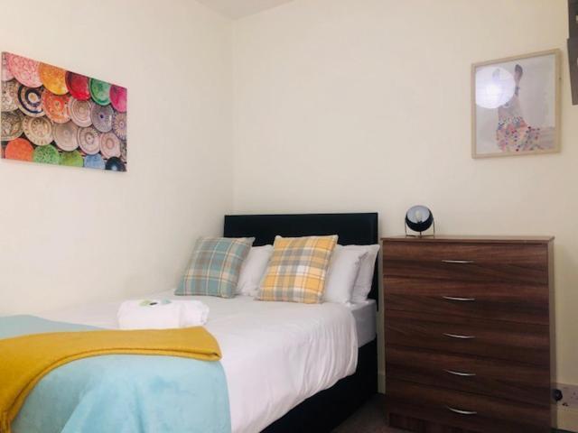 Budget Rooms @ Underwood Lane קרו מראה חיצוני תמונה